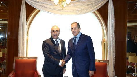 L­a­v­r­o­v­ ­v­e­ ­Ç­a­v­u­ş­o­ğ­l­u­ ­S­o­ç­i­­d­e­ ­b­i­r­ ­a­r­a­y­a­ ­g­e­l­d­i­